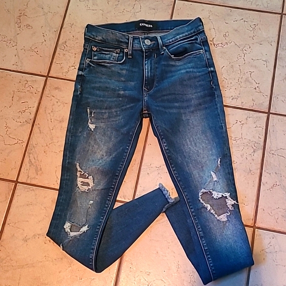 Express jeans size 4, distressed - Picture 2 of 10